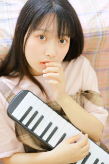 俄“半裸派对”引多方不满